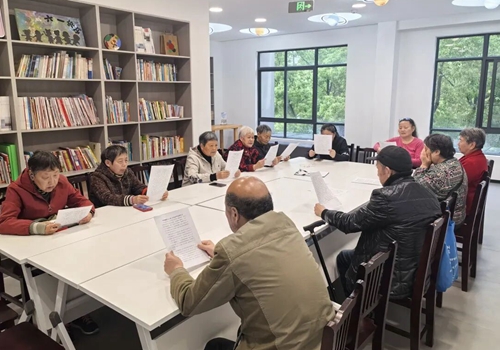 硖石街道竦秀社区学校开展读书分享会
