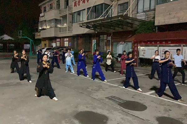 周王庙镇成校举办“夕阳红”太极拳培训