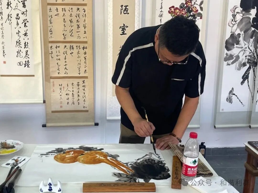 丁桥镇利群村社区学校举办植物书画活动