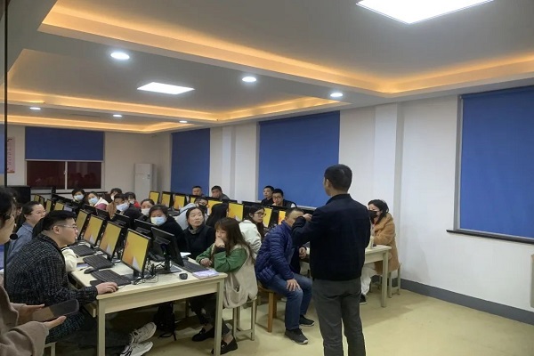 周王庙镇2023年成人高中“双证制”计算机培训班开班