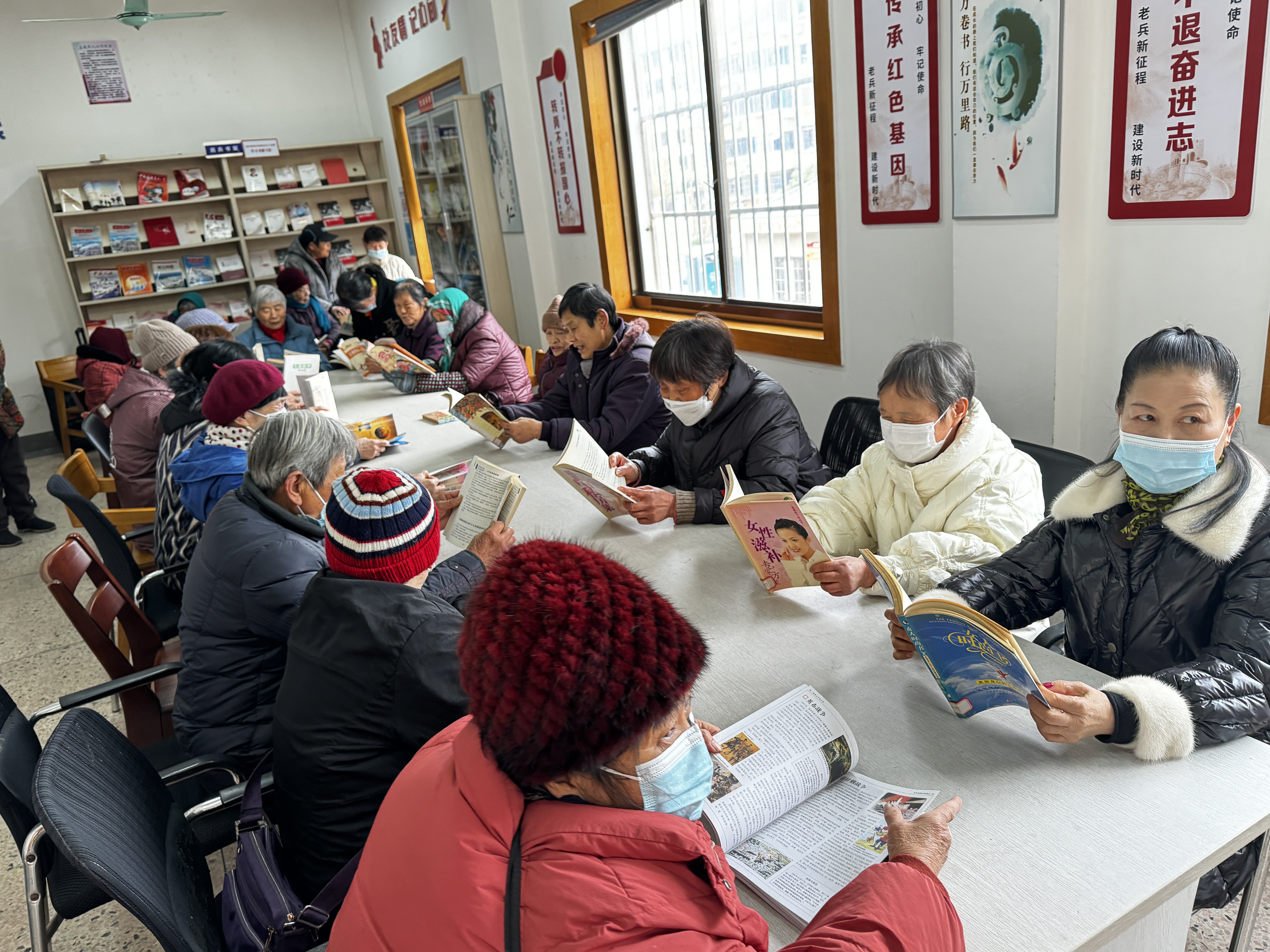 海昌街道碧云社区学校开展老年人阅读活动
