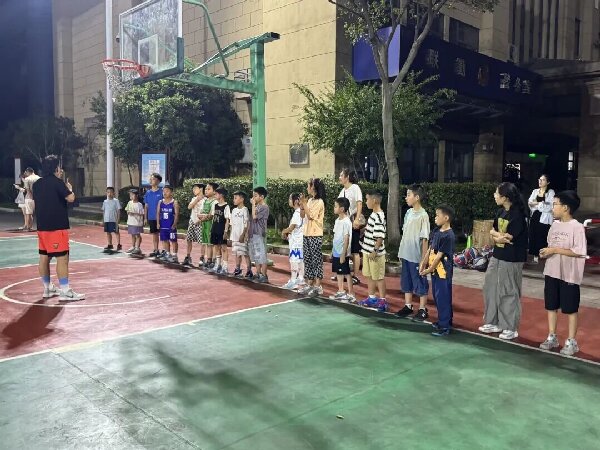 马桥街道桐溪“青少年夜校”篮球培训项目开班