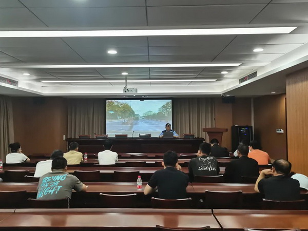 马桥街道召开工程运输车领域交通安全教育培训会