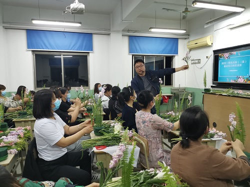 丁桥镇举办高级（三级）插花花艺师培训班