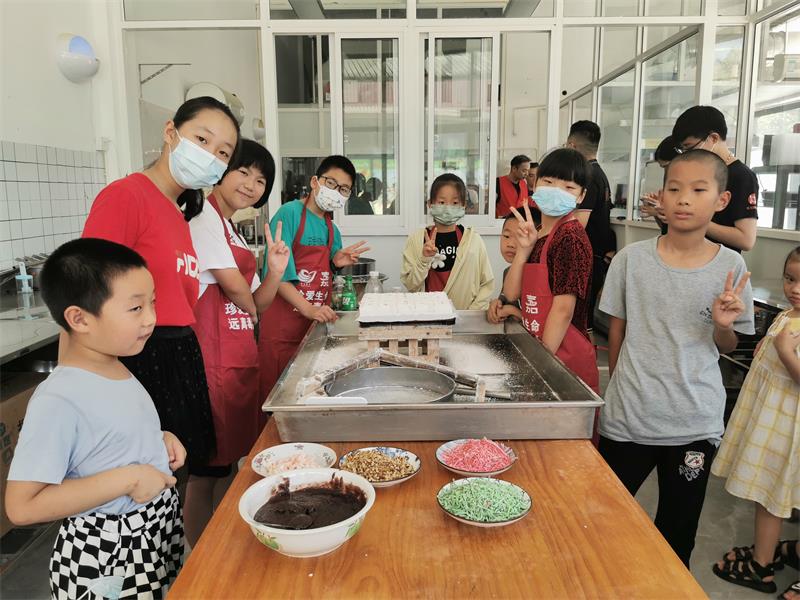 盐官镇举办走近“非遗”堰兢糕制作体验活动