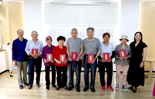 黄湾镇举行老年人智能技术日常应用普及培训表彰仪式