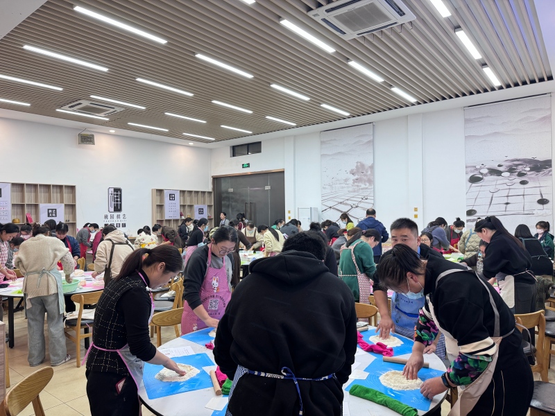 盐官镇小笼包制作学员完成技能鉴定
