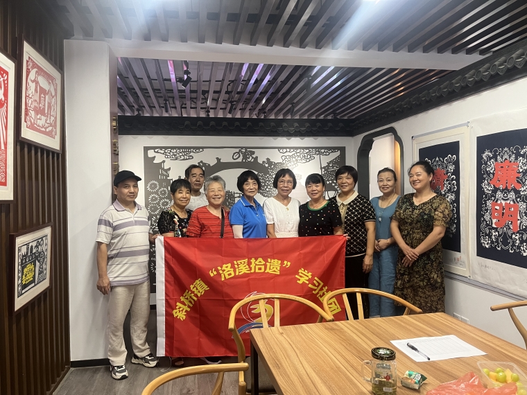 斜桥成校举办“洛溪非遗”虎头系列手工制作培训