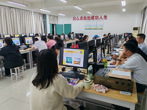 硖石街道装饰美工（五级）培训开班