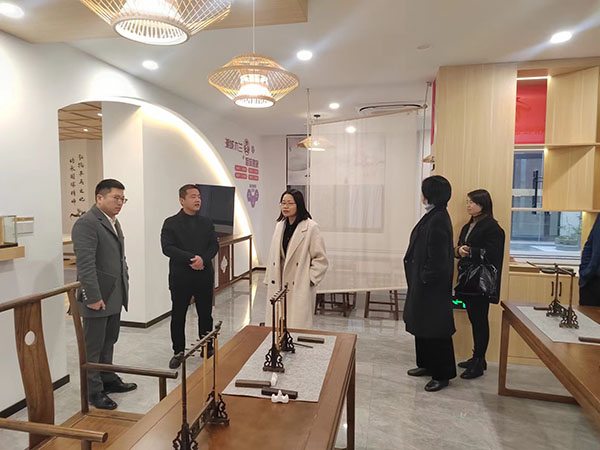海宁市多部门对长安镇老年教育资源整合开展走访调研工作