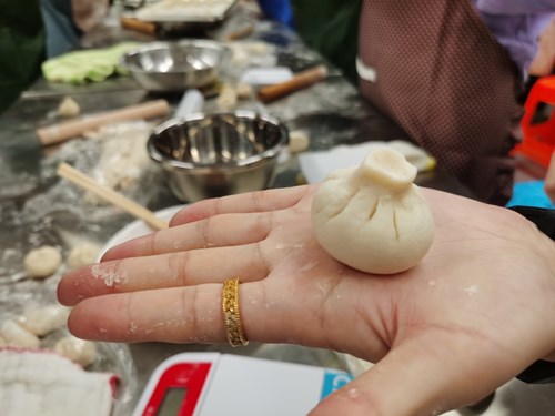 黄湾成校进行小笼包制作专项技能培训