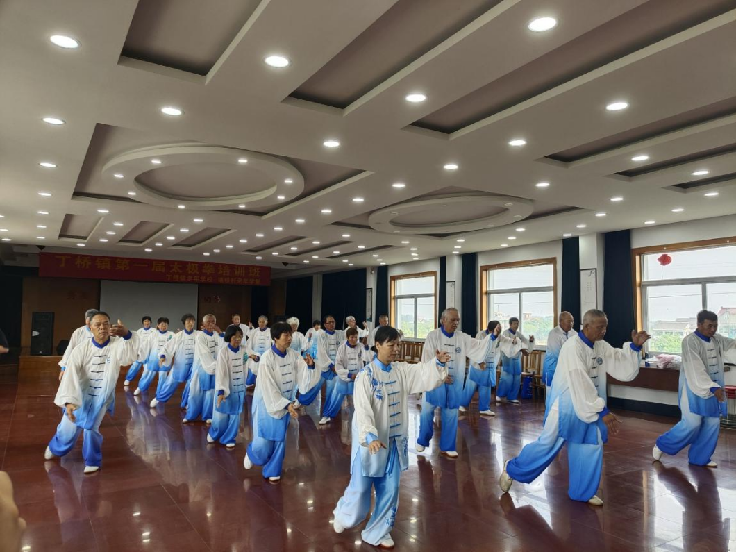 丁桥镇第一届太极拳培训班在诸桥村开班