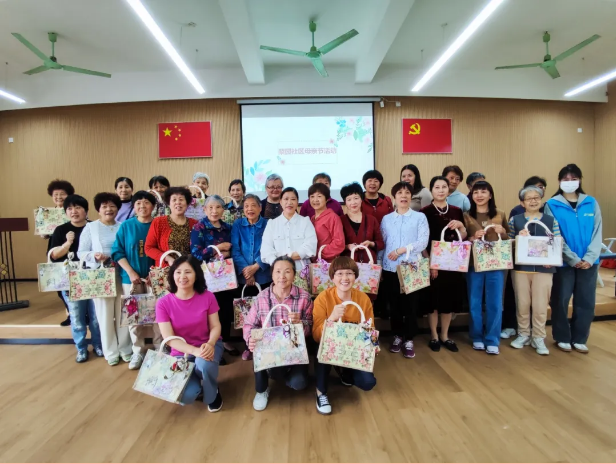 海洲街道梨园社区开展母亲节主题活动