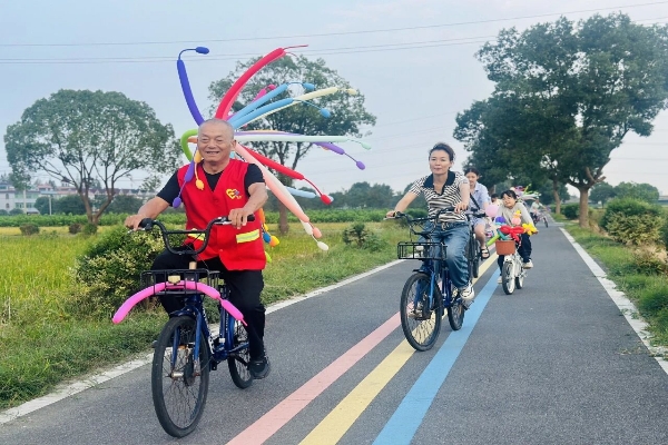 周王庙镇长春村社区学校秋日亲子花车骑行会圆满举行