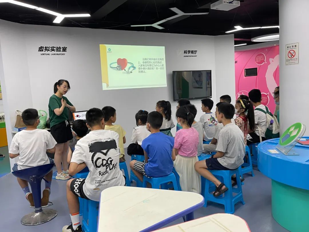 海洲街道梨园社区暑期万名学生下社区系列活动