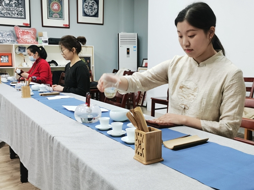硖石成校顺利完成育婴员、茶艺师五级鉴定工作