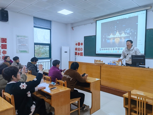 学以“智”用 乐享银龄