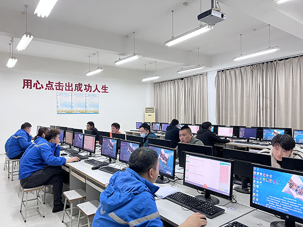 长安镇成校顺利完成快递员培训鉴定