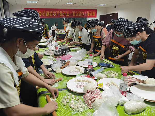 长安镇成校举行中式面点师技能鉴定