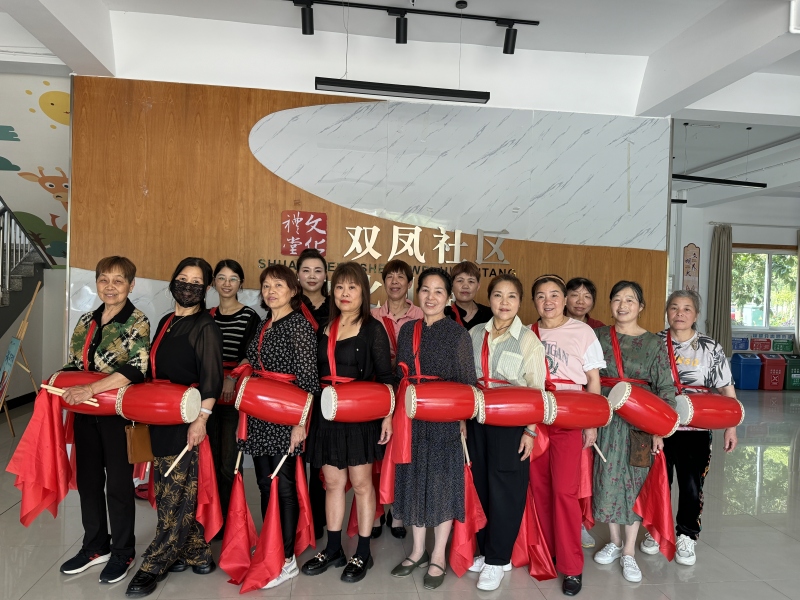 海洲街道双凤社区家门口的公益课堂开课