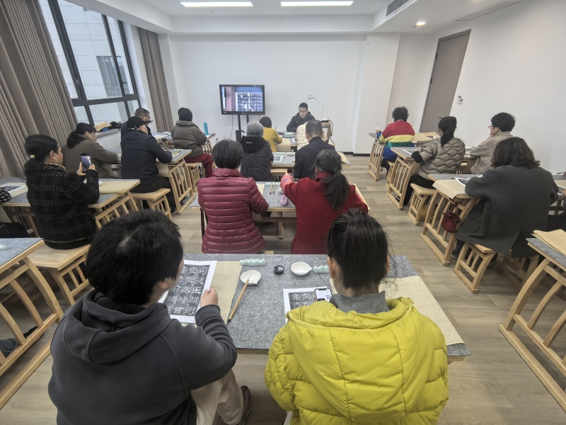 海洲街道成校老年教育系列公益培训班顺利开班