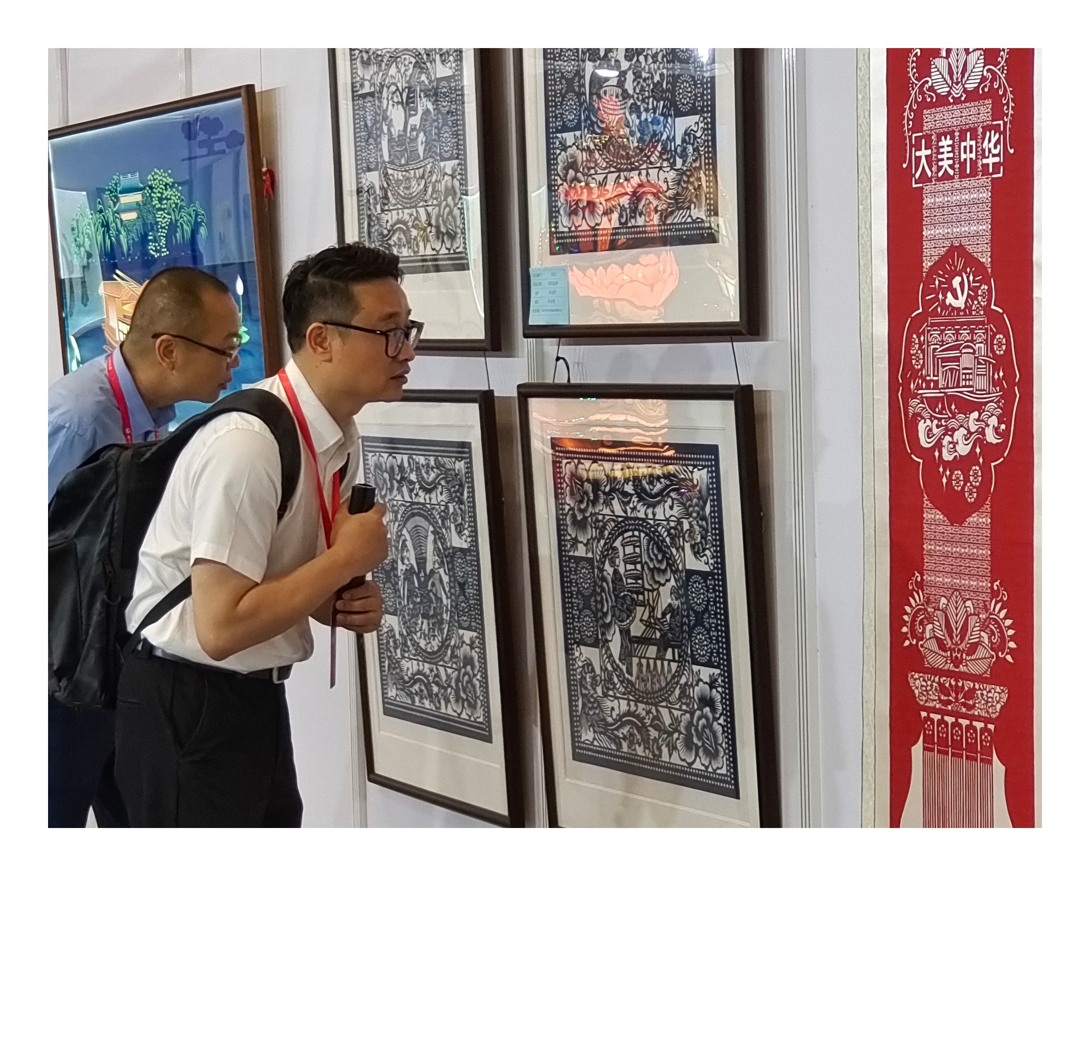硖石成校剪纸作品亮相中国（浙江）工艺美术精品博览会
