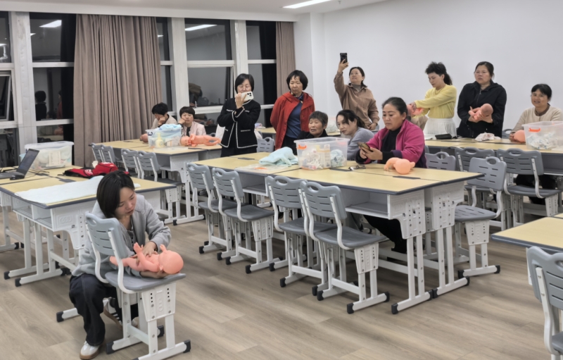海洲街道第二期智慧长辈育婴技能营顺利结业