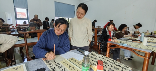 硖石成校老年书法班新学年开班