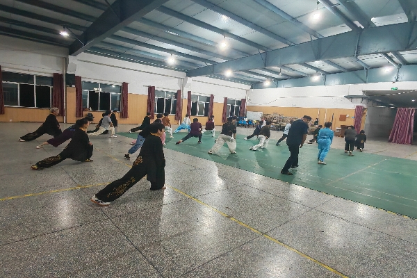 周王庙镇成人文化技术学校秋季老年24式杨氏太极拳互助共练班开班