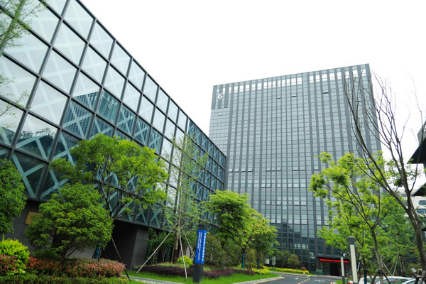 马桥成校成功创建“浙江省现代化学校”