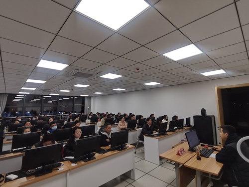 黄湾镇社区教育中心开展数字化办公软件应用能力提升培训