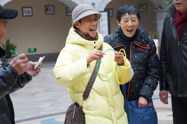 长安镇老年学校举办迎新春趣味运动会