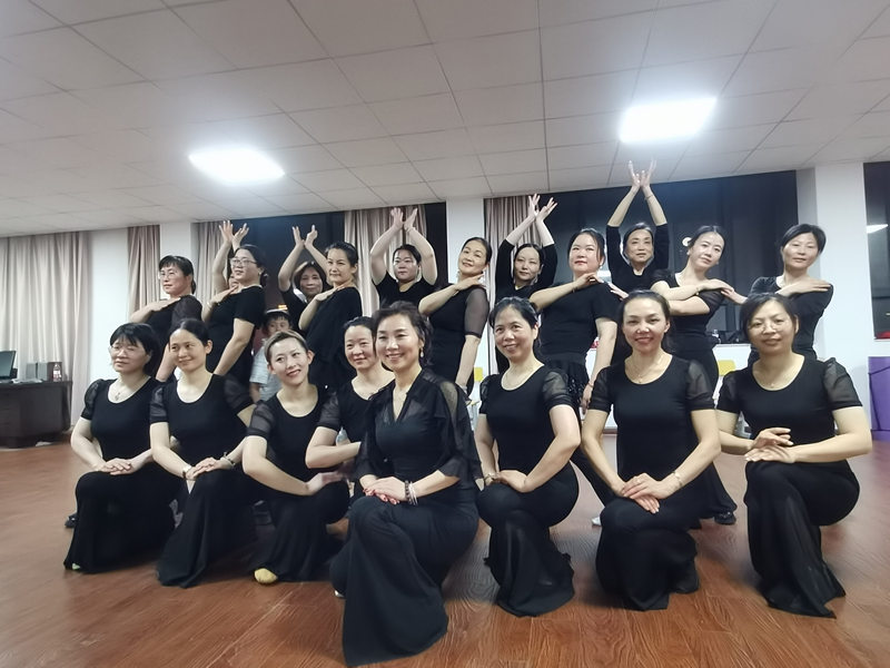 许村成校成人形体舞蹈培训顺利结束