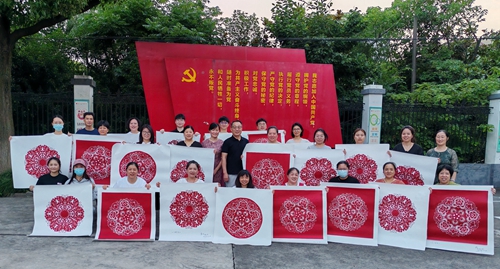 硖石成校2024海宁薪农匠剪纸培训班圆满结业