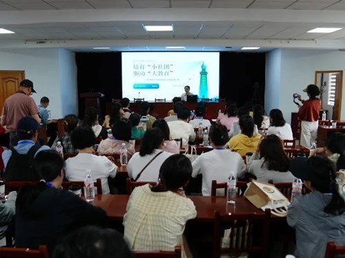 黄湾镇接待沈家门成校学习交流