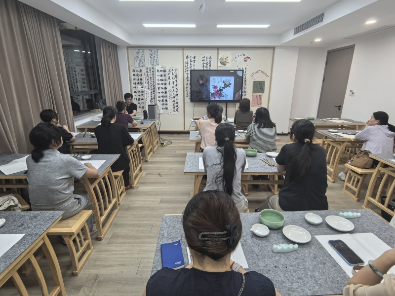 海洲街道国画基础公益培训班顺利开班