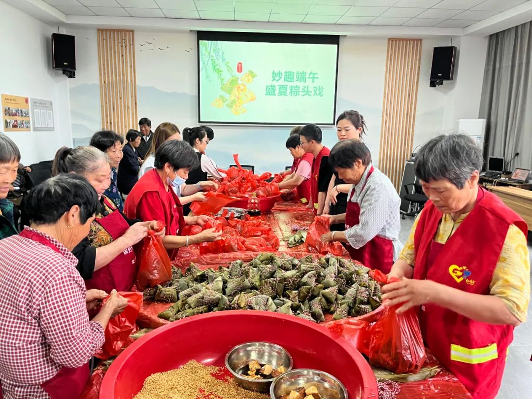 盐官镇联群村社区学校开展“妙趣端午 盛夏粽头戏”端午主题游园活动