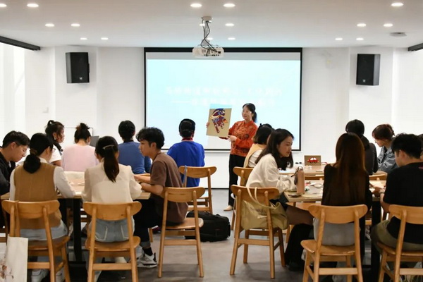 马桥街道成校组织开展“新联同心，助力非遗文化传承”主题活动