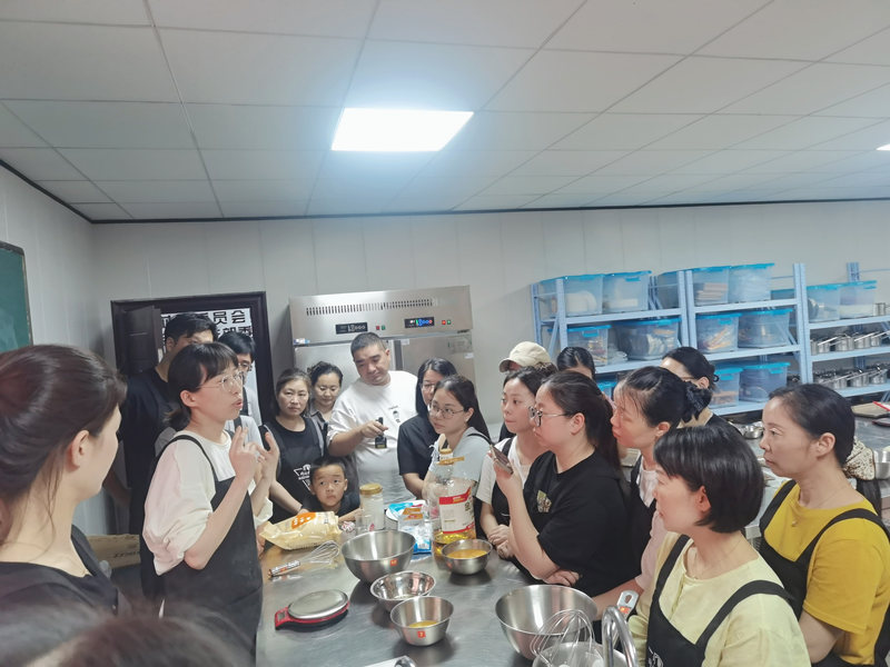 许村成校青蓝夜校西式面点制作培训班暖心开班