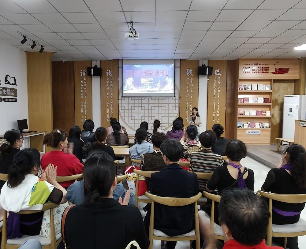 袁花镇老年学校走秀舞蹈班开班仪式在红晓村社区学校举行