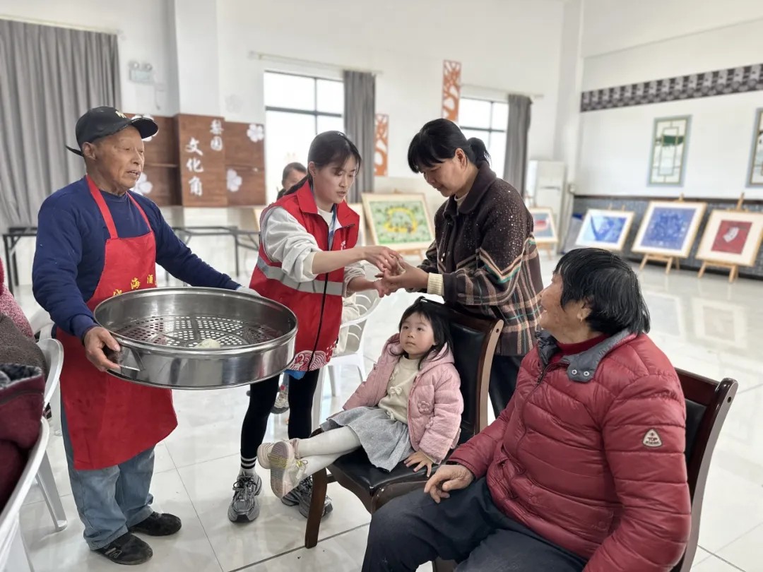 袁花镇梨园村社区学校开展清明节主题活动