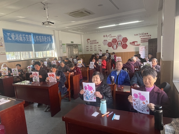“巧手绘春天 ，夕阳别样红”老年绘画活动