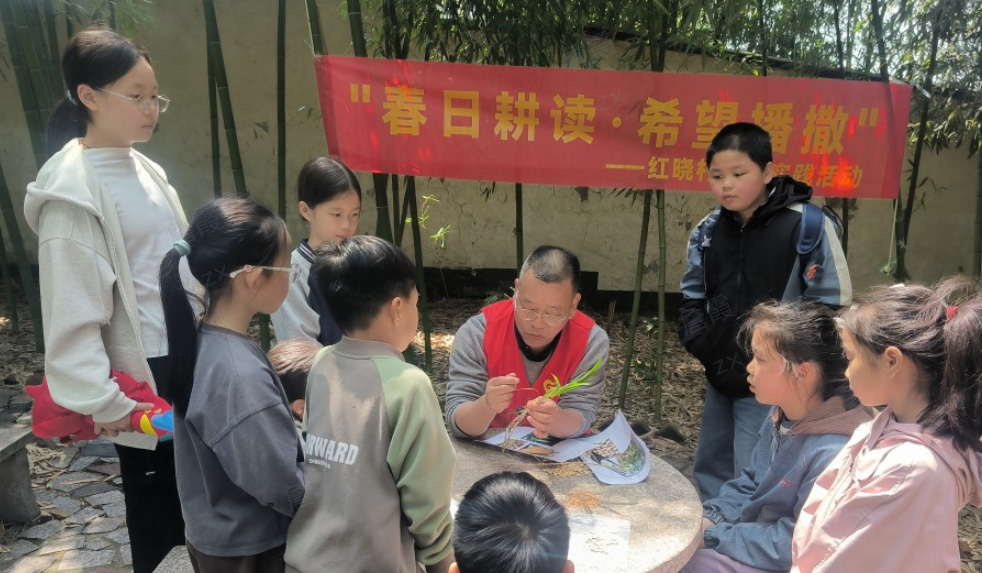 袁花镇红晓村社区学校开展农耕实践活动