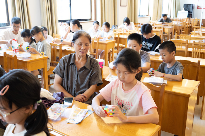 老少共学促和谐，魔动社区启智慧