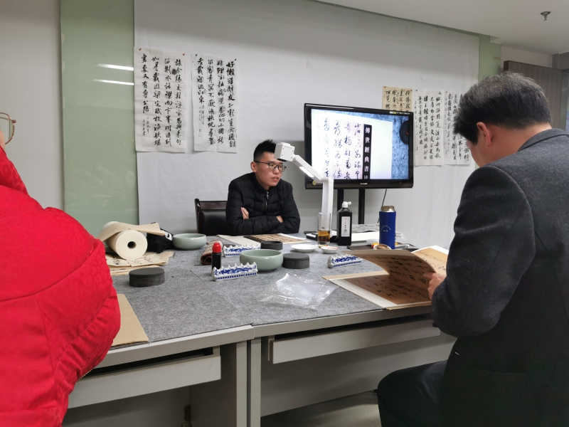 海洲街道成校举办行书书法公益培训班