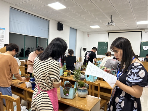 硖石街道园艺布景培训班顺利完成职业能力鉴定