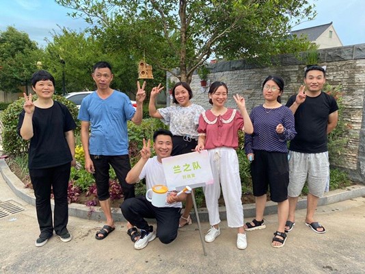 黄湾成校开展微型花境实践教学