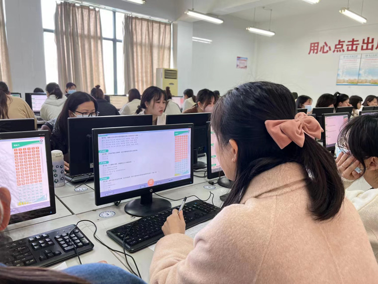 斜桥成校顺利完成育婴员四级和五级鉴定工作