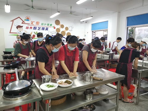 丁桥成校举办乡村旅游传统面食培训班