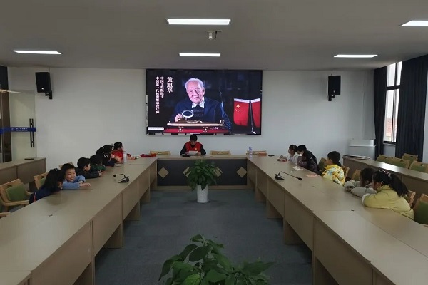 周王庙镇博儒社区学校开展"探秘大气压强"主题研学活动